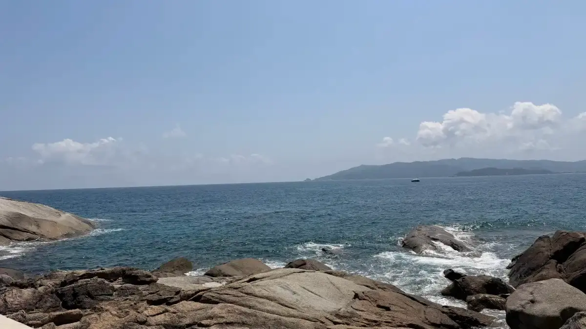Moment from Wuzhizhou Island